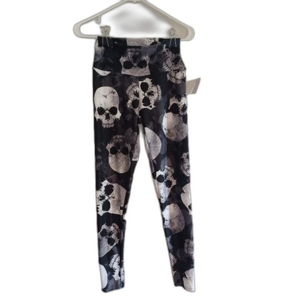 NEW Howl O Scream Skull leggings